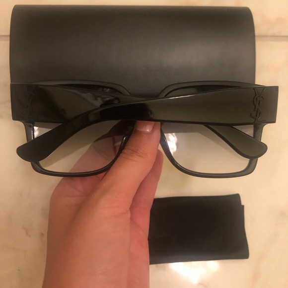 🔥NEW SHOW STOPPER YSL SUNGLASSES 🔥 - Picture 2 of 13